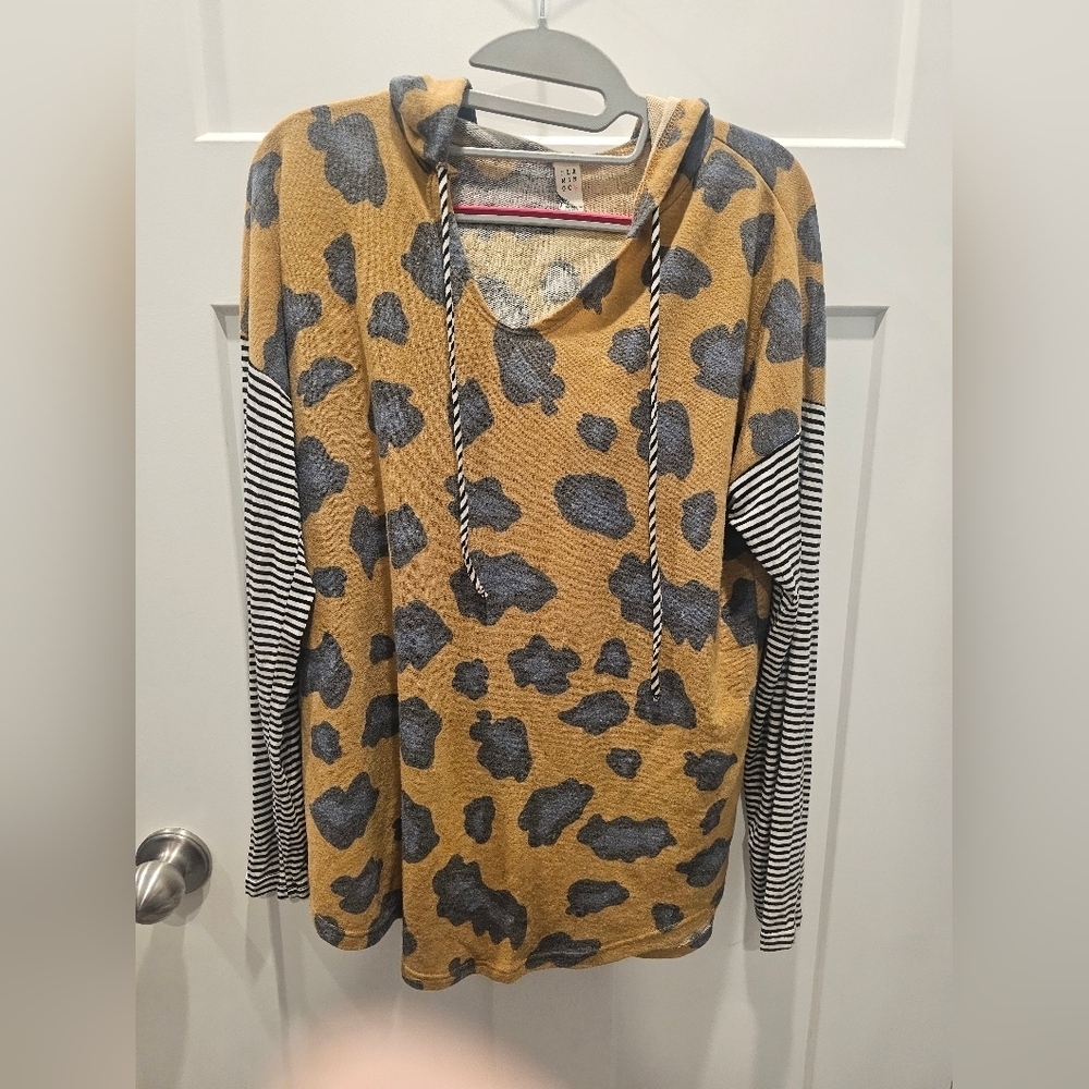 Flamingo Mustard Animal Print & Stripe Sleeve Hoodie Top Size Small Made in USA